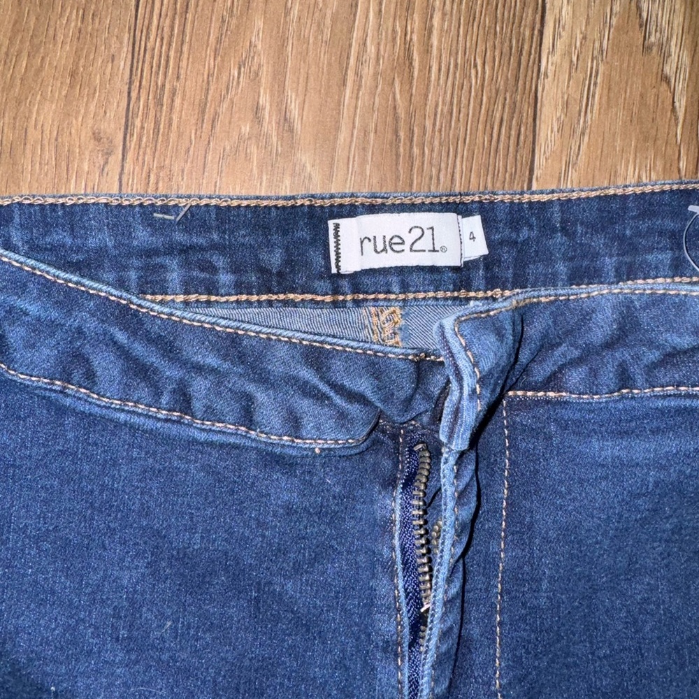 Rue 21 Flare Jeans Size 4 - Picture 4 of 4